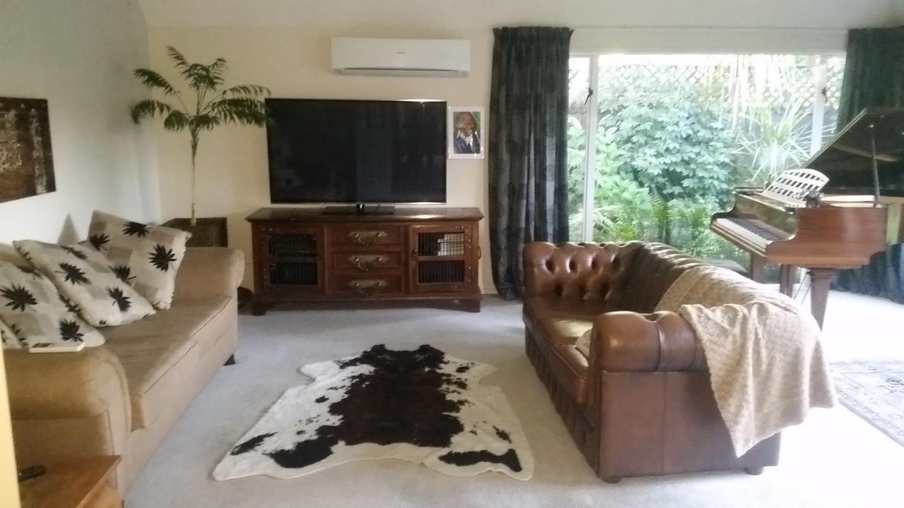 Berni'S Boutique Bnb Christchurch Luaran gambar